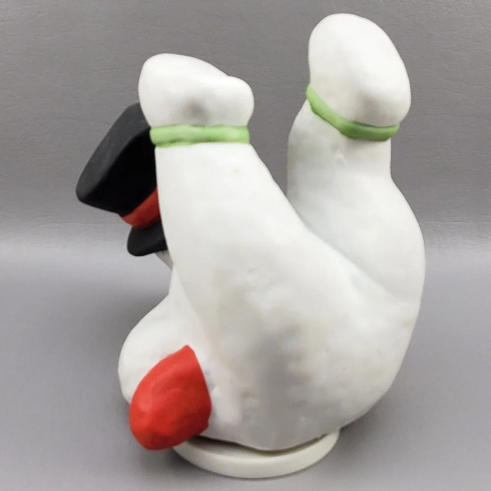 Snowman Music Box Ceramic Plays Frosty the Snowman Christmas Holiday Decor Vtg